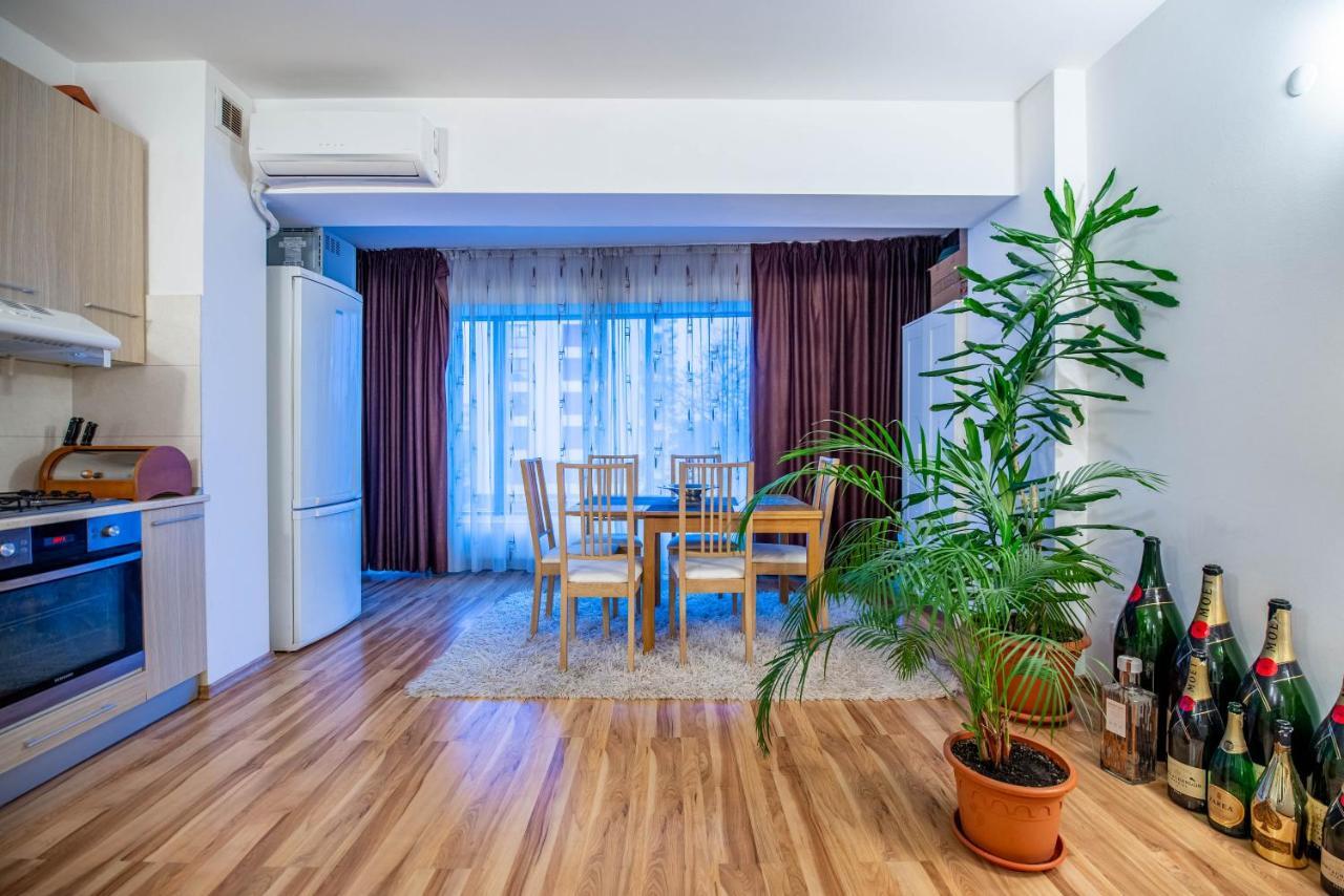 Luxury Two Room Apartment In The Heart Of Bucharest Bucureşti Eksteriør bilde